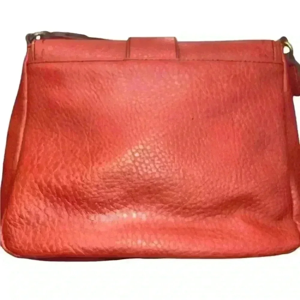a.n.a medium PURSE W RED PEBBLED FAUX LEATHER TAN GUITAR STRAP - Picture 8 of 14